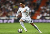 国足无缘2026世界杯-王者归来！纳达尔惊险取胜首场状态亮眼，RNG观众彻底沸腾